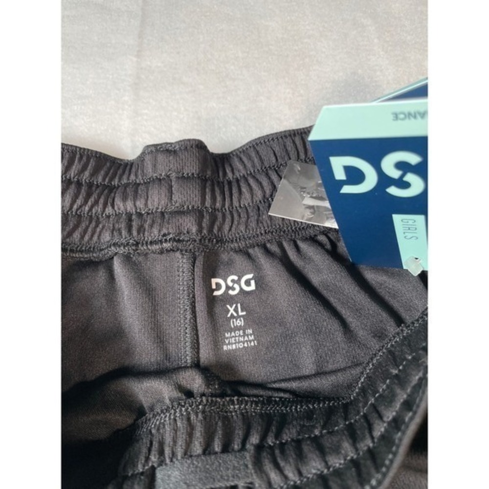 DSG Girls Mid Rise Basketball Shorts Black White Striped XL 16 NWT - Picture 2 of 4